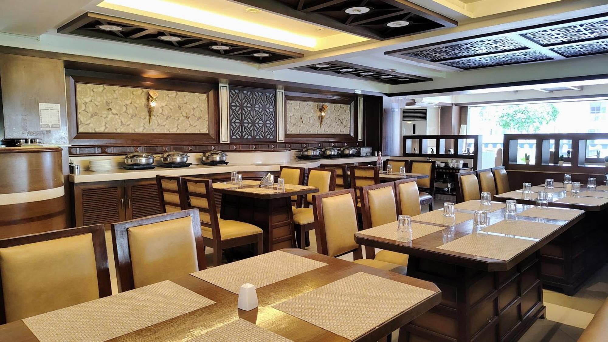 Crestmont Ashapurna Jaipur, Banipark Hotel Exterior photo